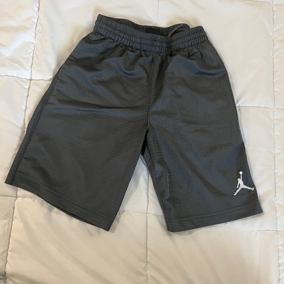 Nike Jordan boys basketball shorts - Picture 1 of 2